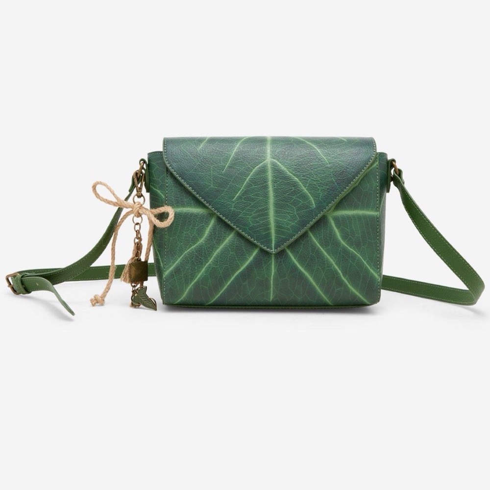New The Lord of The Rings Lembas Leaf CrossbodyBag. - Picture 3 of 6